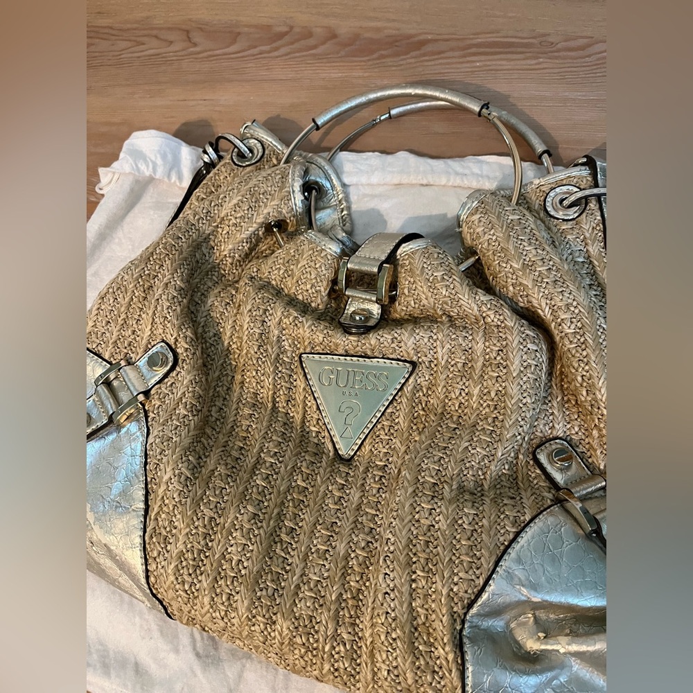 GUESS Summer Raffia Ring Handle Bag With Gold - Picture 5 of 17